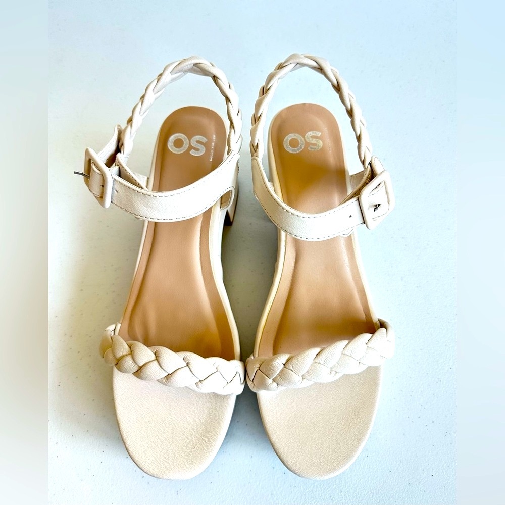 SO Brielle ivory chunky heel Size 9.5